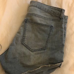 H&M light wash shorts